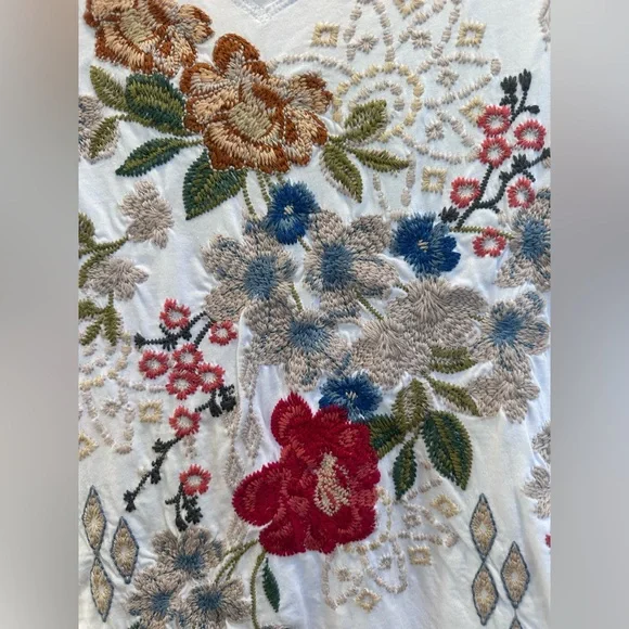 Johnny Was. Floral embroidered Tee. - Picture 8 of 9